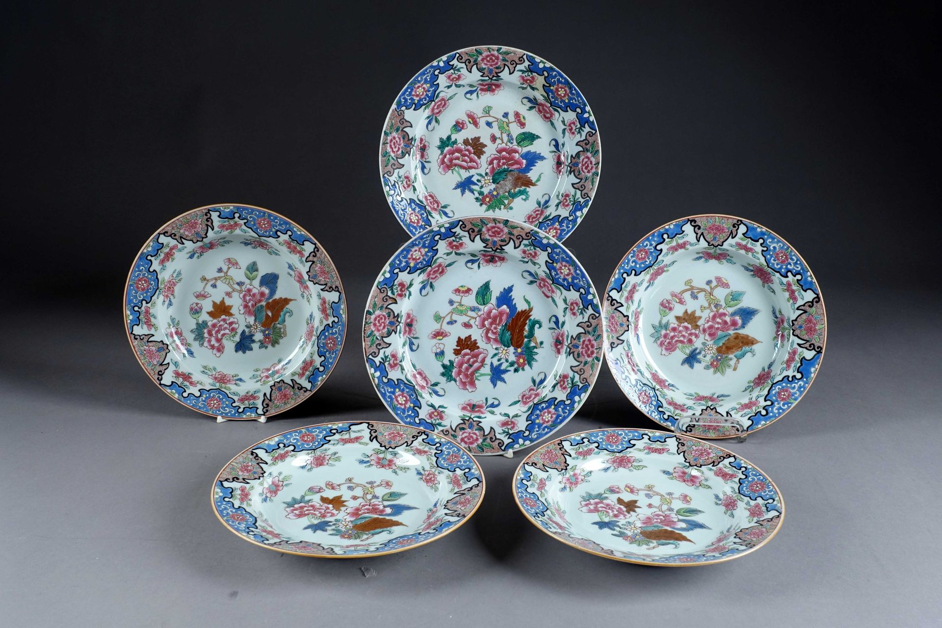 Samson. Six plates in imitation of China, decorated with Famille Rose, peonies, &hellip;