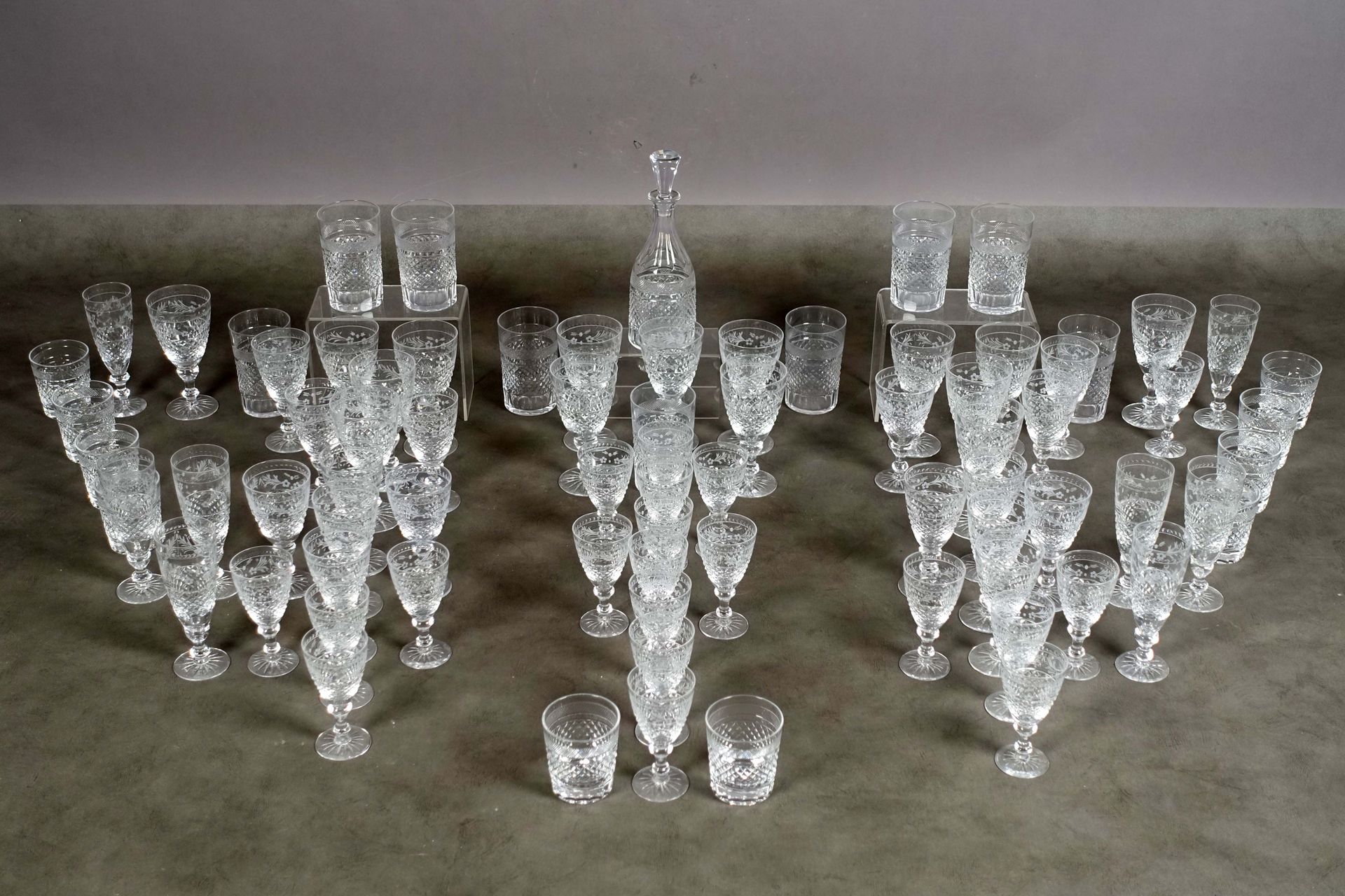 Kosta Boda (cristallerie suédoise). Glass set of the "Elvira Madigan" model. Cut&hellip;