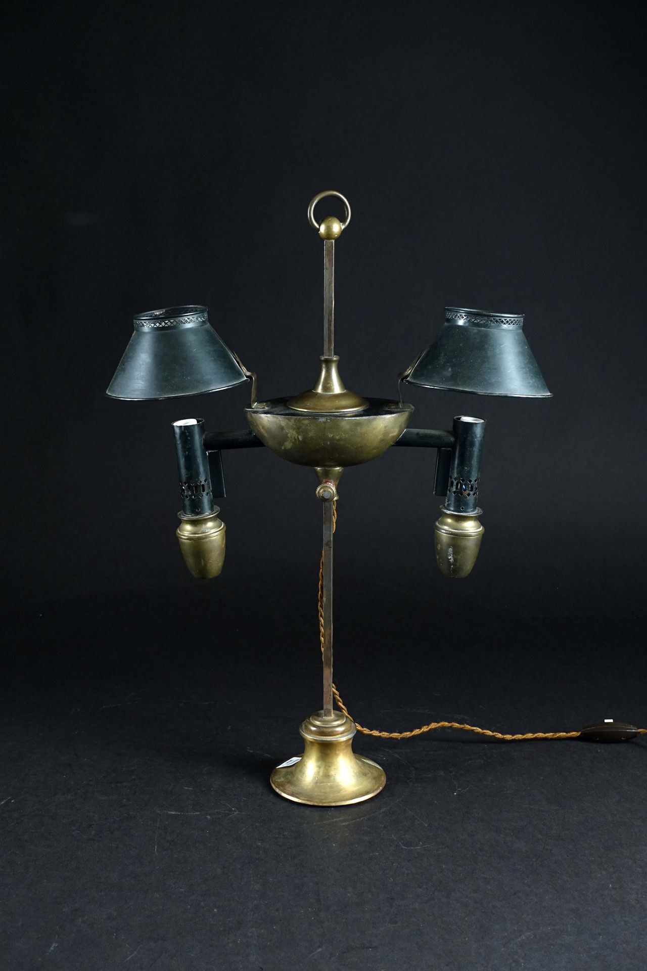 Lampe d’Argand (Aiméi Argand, 1750-1803). A réservoir, de forme navette, couliss&hellip;
