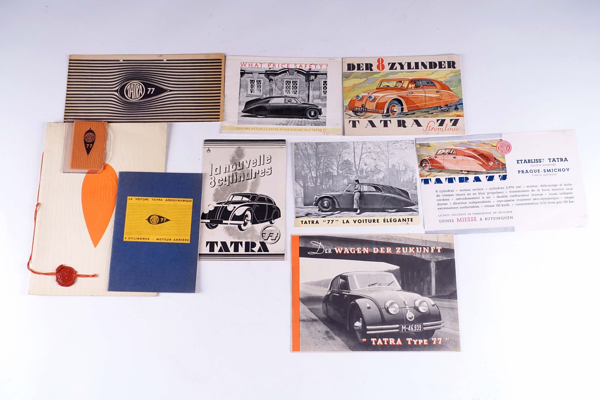 Tatra. Rare ensemble de documents commerciaux du modèle T77 en langues française&hellip;