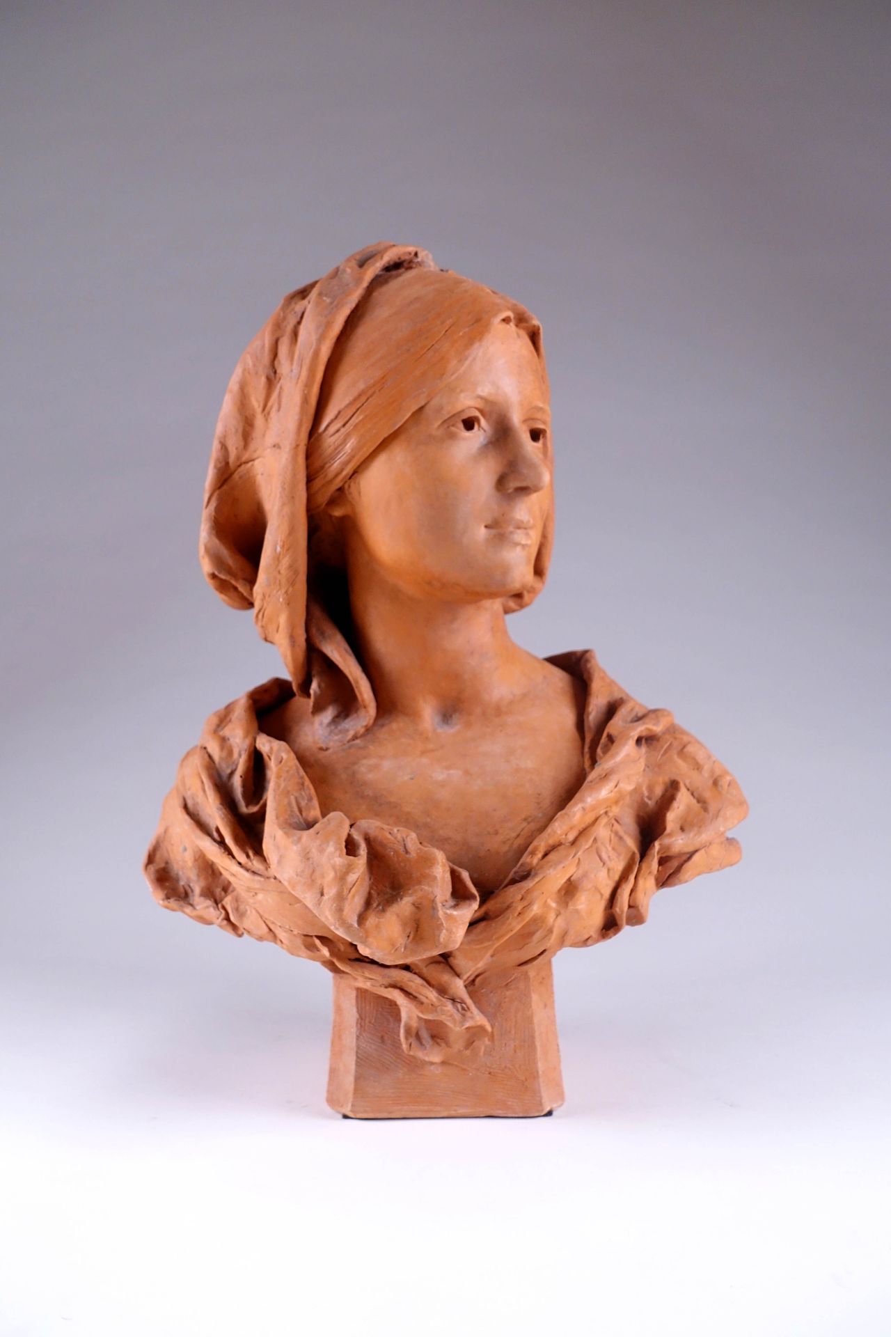 Bellefleur. A la date de 1882. Jeune femme en buste. Terre cuite signée et datée&hellip;