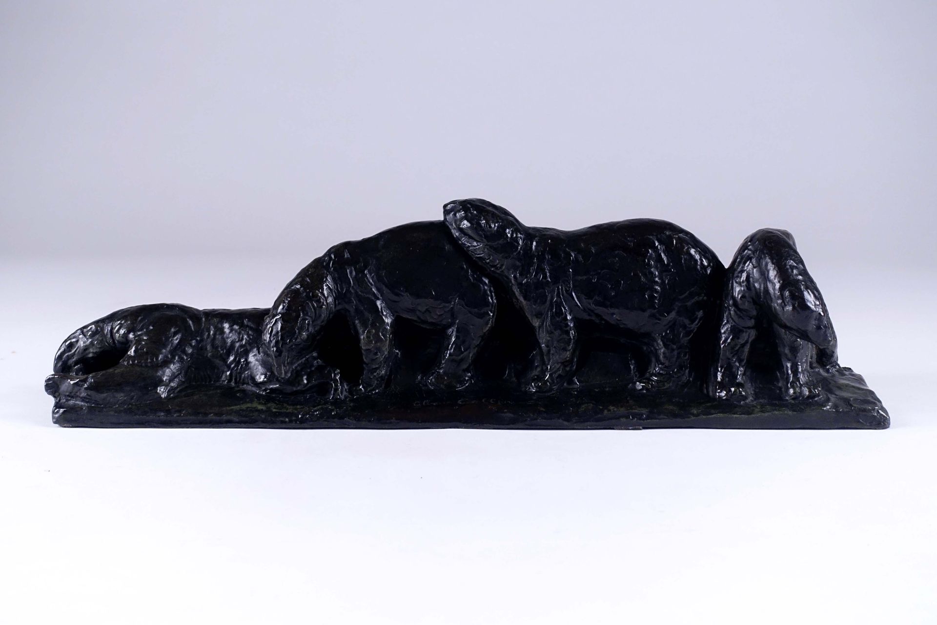 Albéric Collin (Sculpteur animalier. Anvers 1886-1962) (d’après). 四只北极熊。带铜锈的失蜡青铜&hellip;
