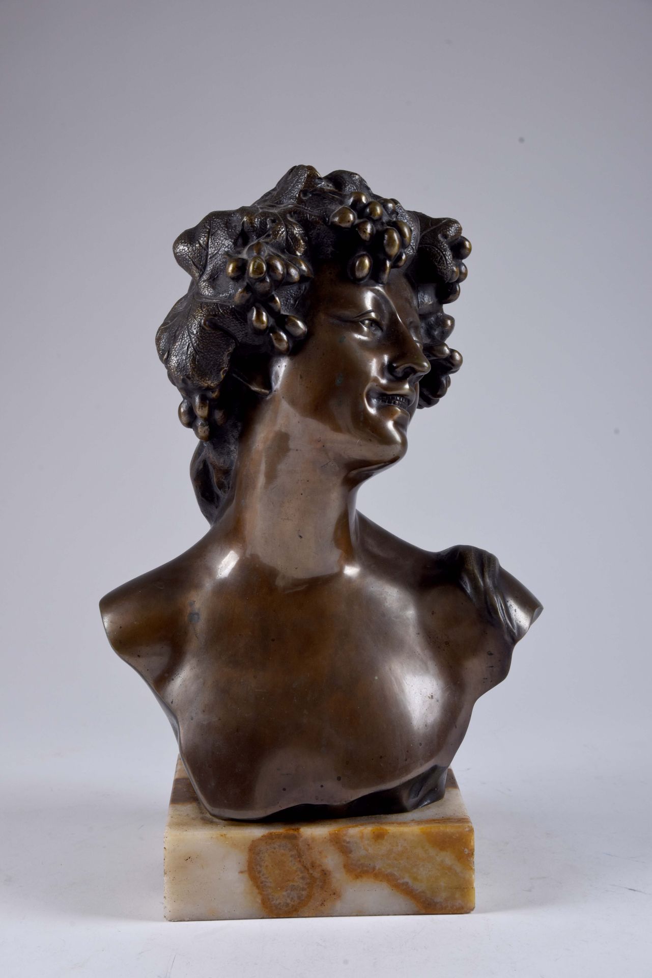 Jef Lambeaux (sculpteur, Anvers 1852 - 1908) d’après. Buste de bacchante. Epreuv&hellip;