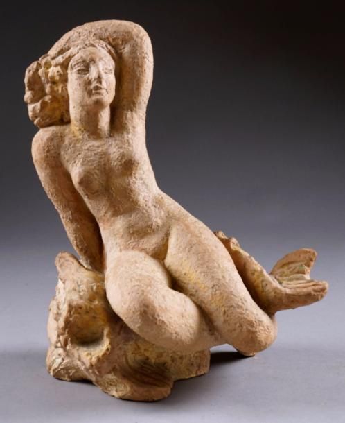 Nina Grach-Jascinsky (1903-1983) Naïade et Dauphin. Sculpture en terre cuite sig&hellip;