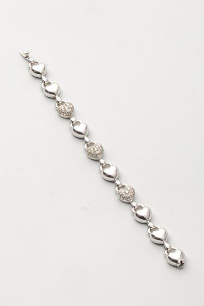 Null Bracelet articulé en or gris 18k composé de mailles formant des cœurs dont &hellip;