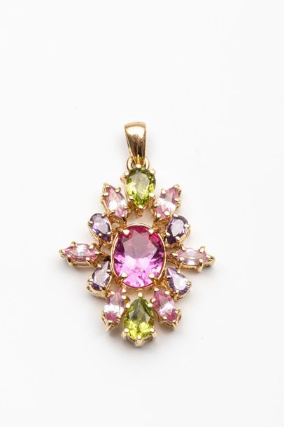 Null Pendentif en or jaune 18k orné de morganite, péridot et améthyste, poids br&hellip;