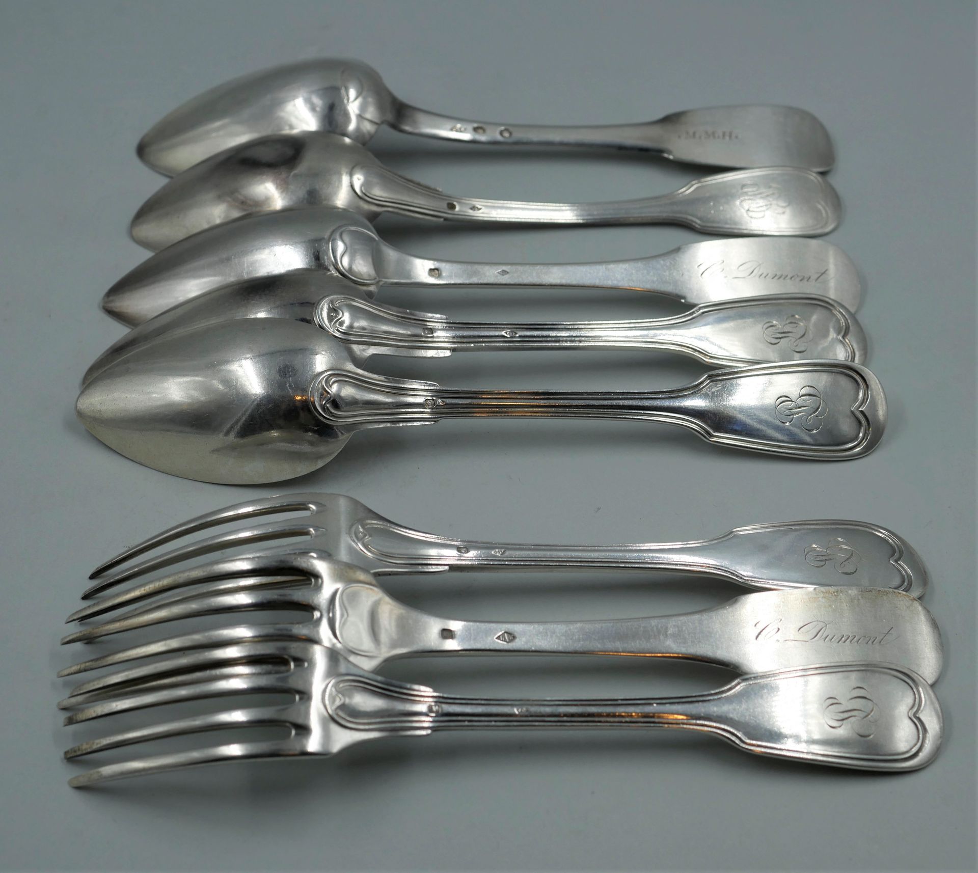 Null Lot including : 

- Four silver spoons 950/1000, net and plain model, engra&hellip;