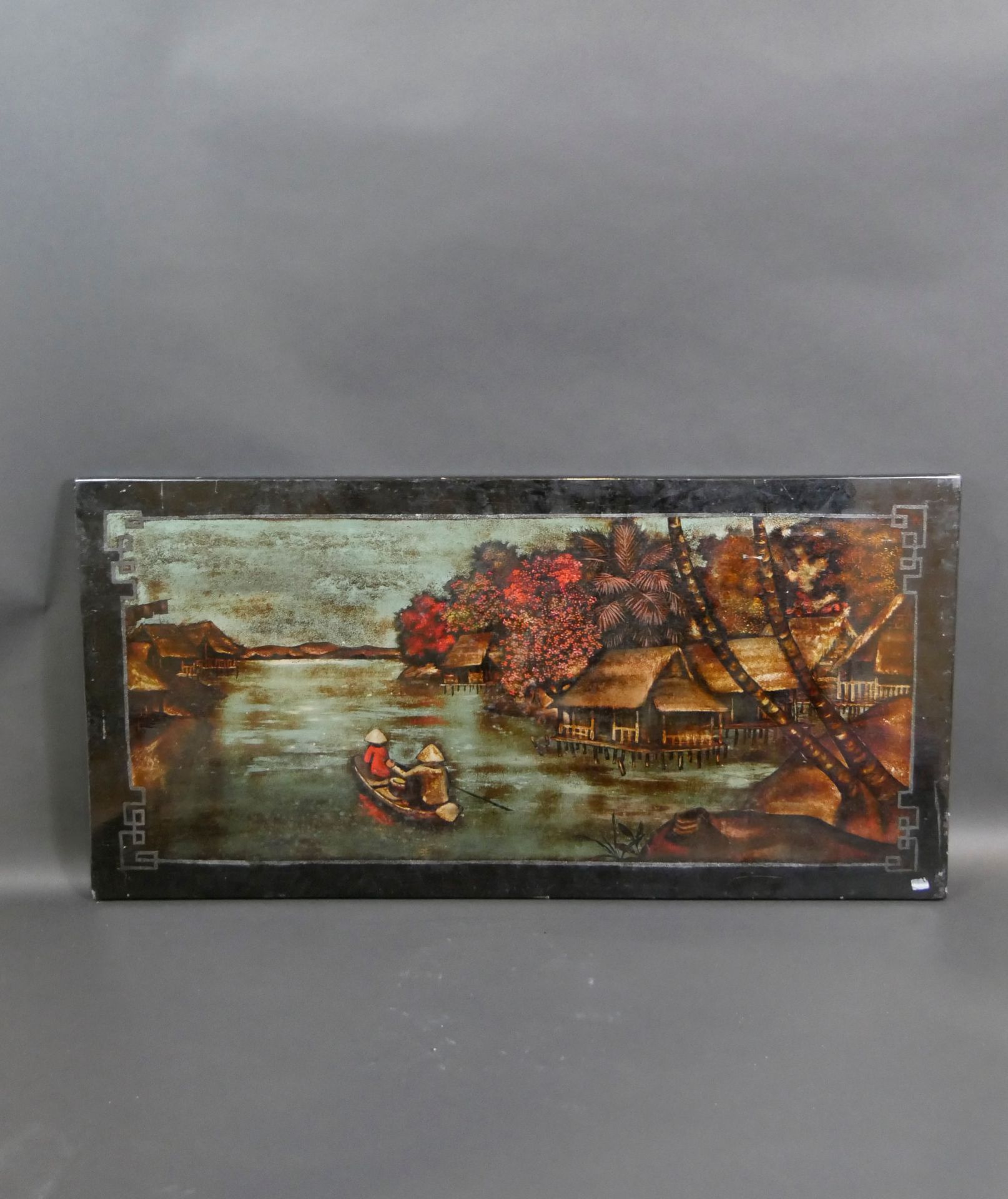 Null VIETNAM. Panneau laqué avec paysage lacustre. 100 x 150cm (Rares éclats et &hellip;
