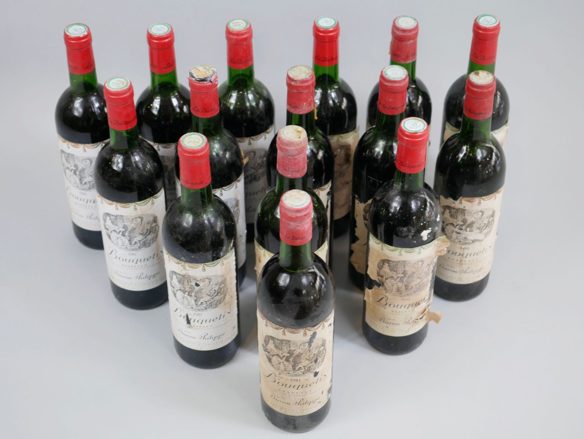Null 15 bottles Bouquetin, Bordeaux, 1981.