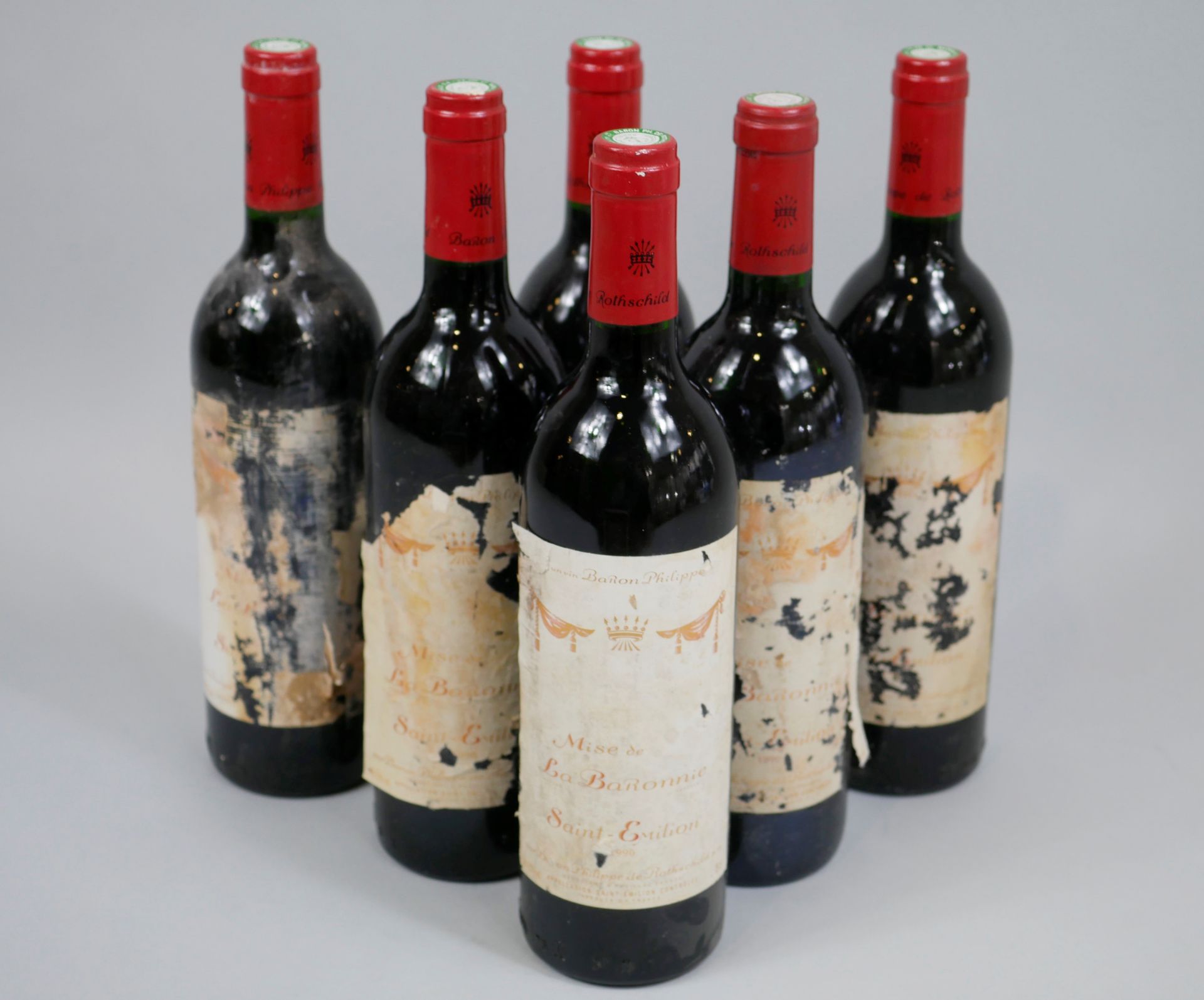 Null 6 bouteilles Mise de la Baronnie, St Emilion, 1990 (Etiquettes très abîmées&hellip;