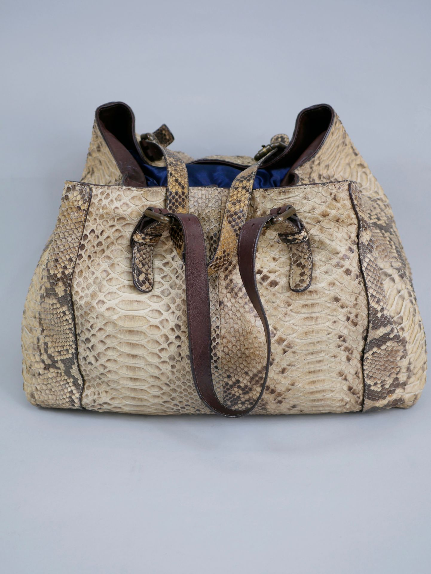 Null GERARD DAREL. Bag in beige leather imitating the python. Height 31cm, Lengt&hellip;