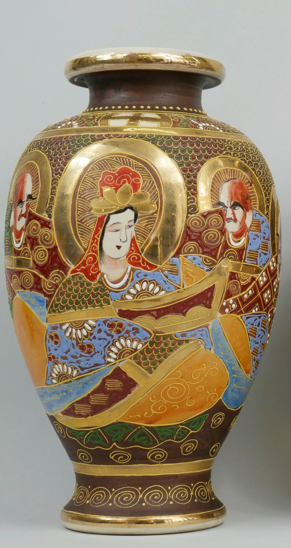 Null SATSUMA.CHINA 19世纪末-20世纪初。珐琅彩瓷花瓶。高32.5厘米。