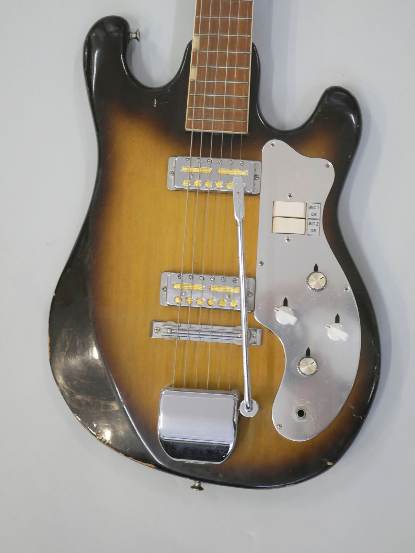 Null Solidbody-Elektro-Gitarre der Marke Kent Modell 431, made in Japan ca. 1970&hellip;