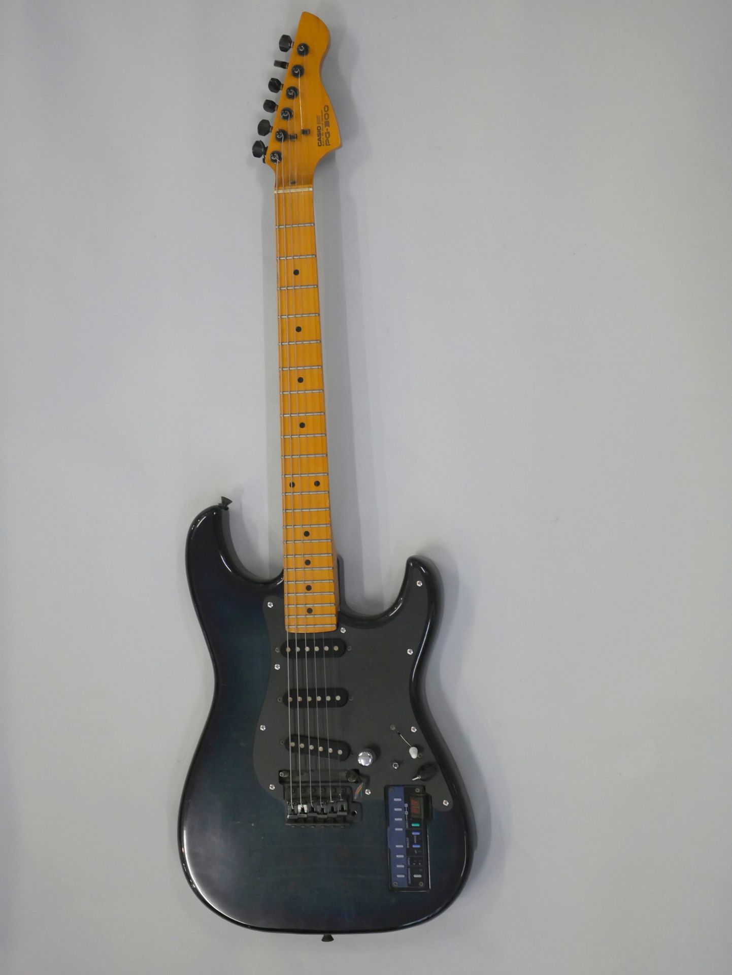 Null Solidbody electric guitar from Casio MG510, made in Japan, Black finish. 

&hellip;