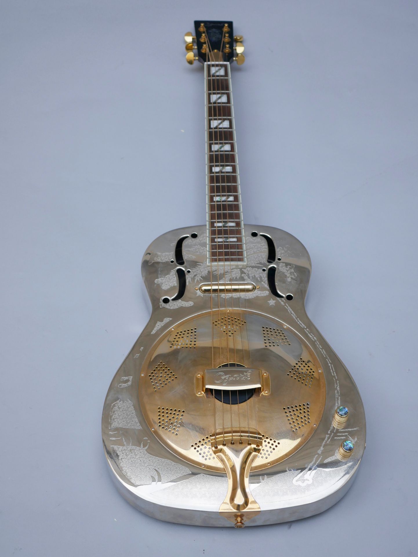 Null Elektrische Resonator-Gitarre der Marke ORZAK,made in Corea. 

Schöner Zust&hellip;