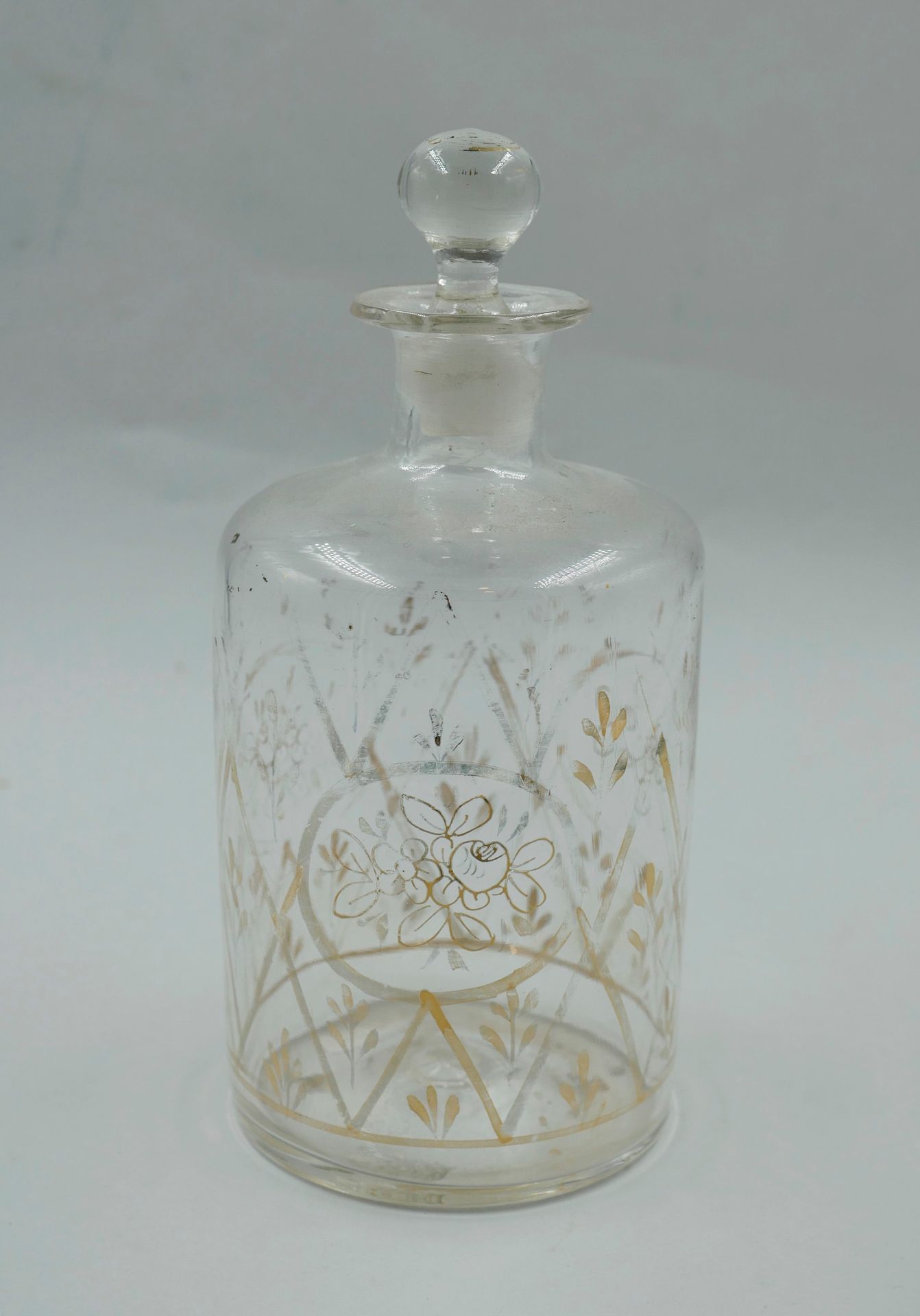 Null 古董鎏金玻璃瓶，19世纪。

(镀金部分已经褪色）。