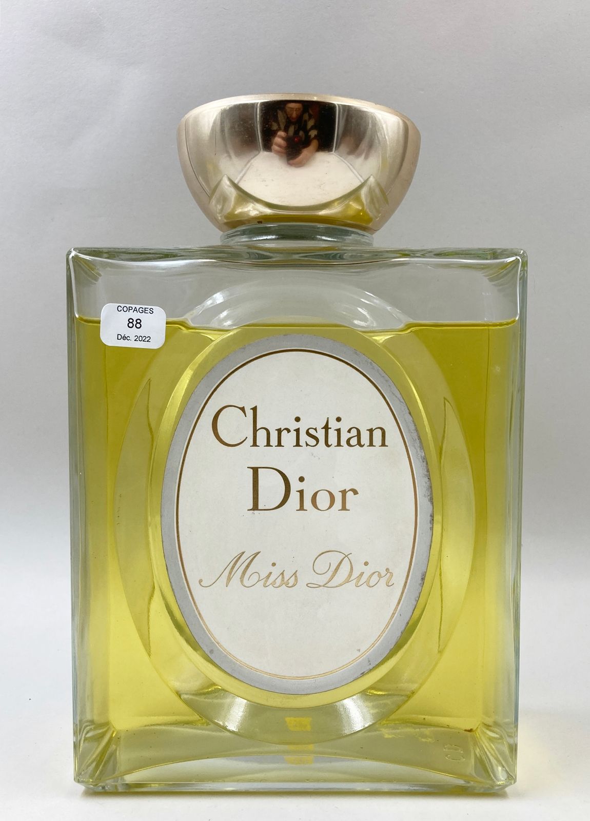 Null CHRISTIAN DIOR « Miss Dior »

Flacon en verre, factice de décoration, de fo&hellip;
