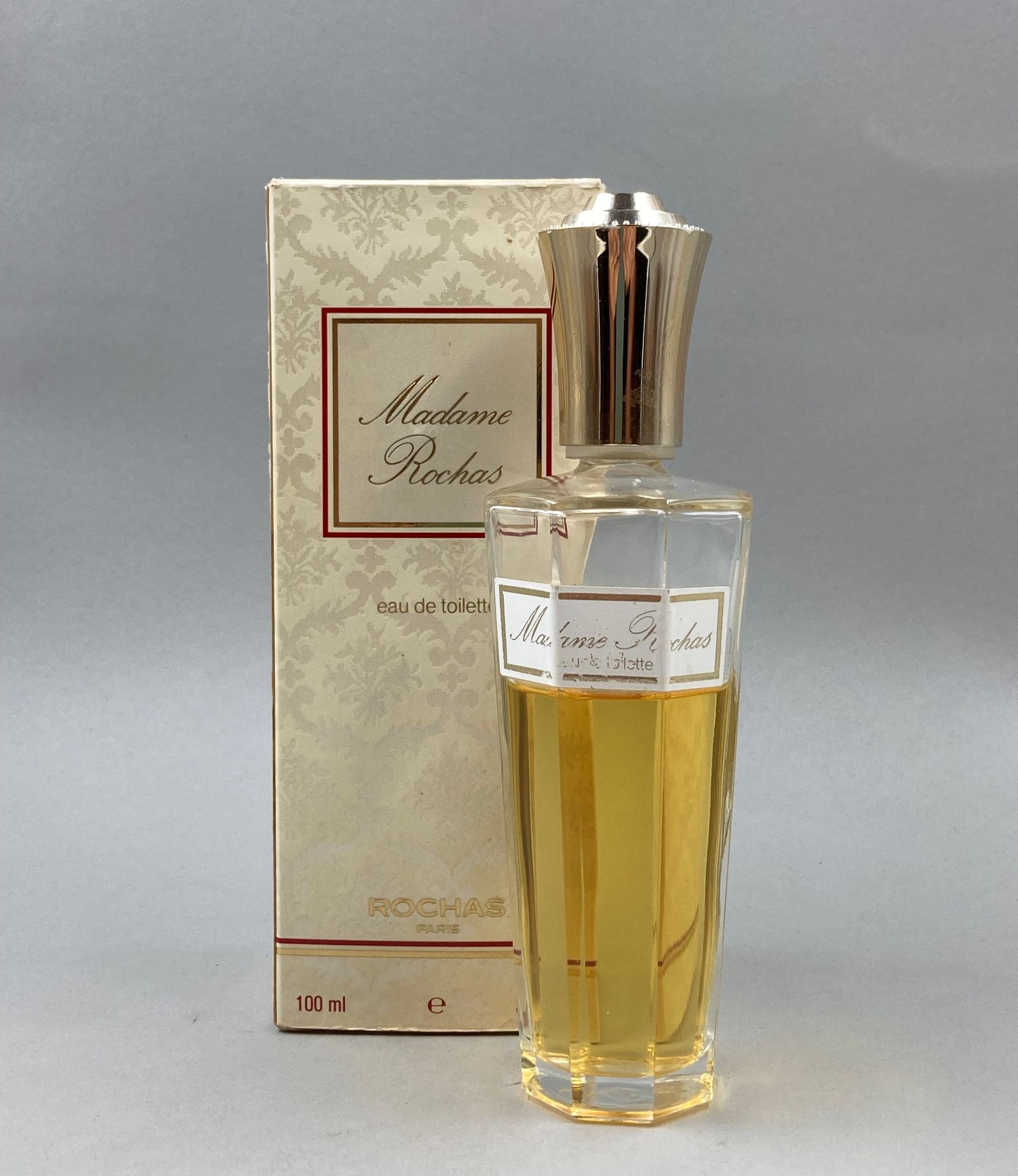 Null ROCHAS « Madame »

Flacon en verre, étiquette titrée, eau de toilette, 70ml&hellip;