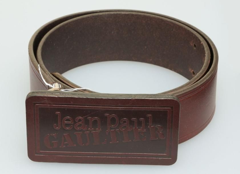 Null Jean Paul GAULTIER, Ceinture "Plaque marquée" en cuir couleur marron foncé,&hellip;