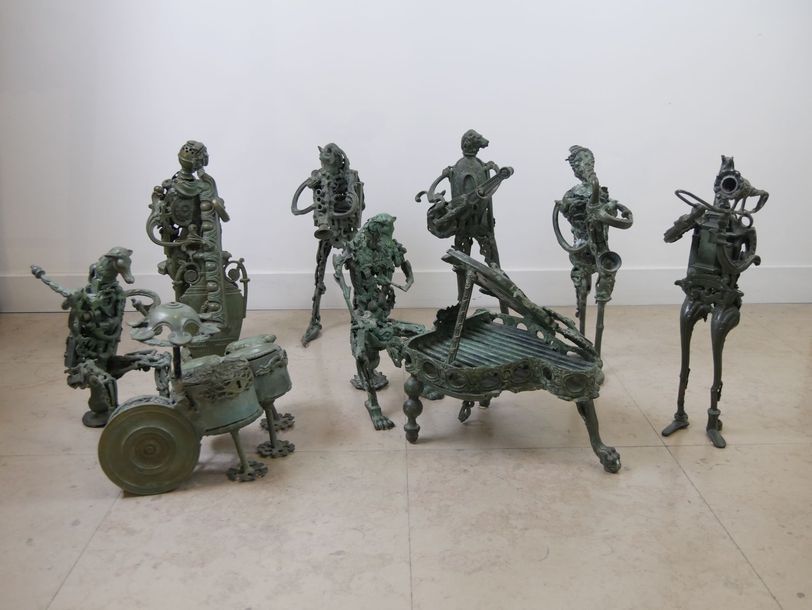 Null Xavier LEBEE (1954) L'orchestre - Ensemble de 8 sculptures par assemblage f&hellip;