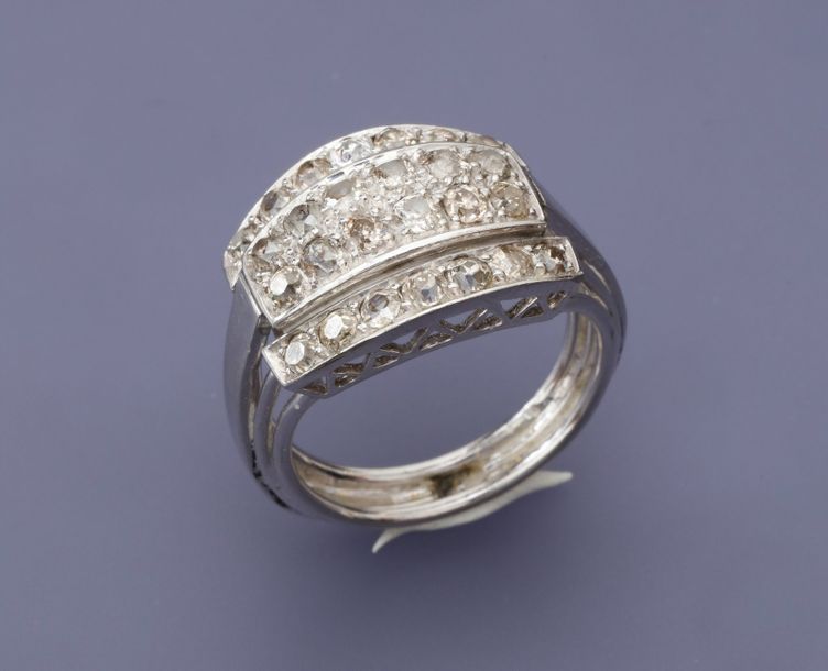 Null Jolie bague plate en or gris, 750 MM, recouverte de diamants taille ancienn&hellip;