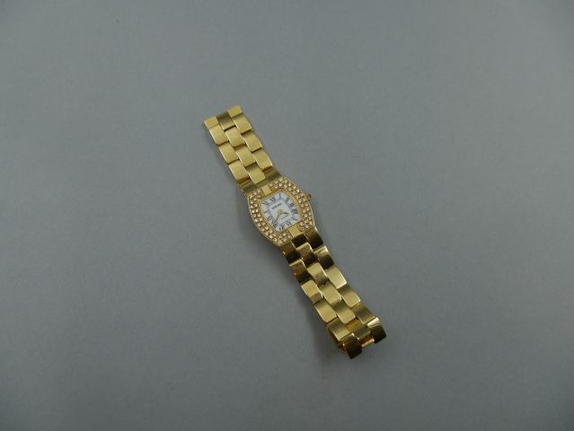 Null MIKAEL montre bracelet or jaune 18K à mailles souples tressées modèle femme&hellip;