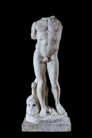 Null Sculpture acéphale de guerrier romain en marbre blanc de Carrare, à l'Antiq&hellip;