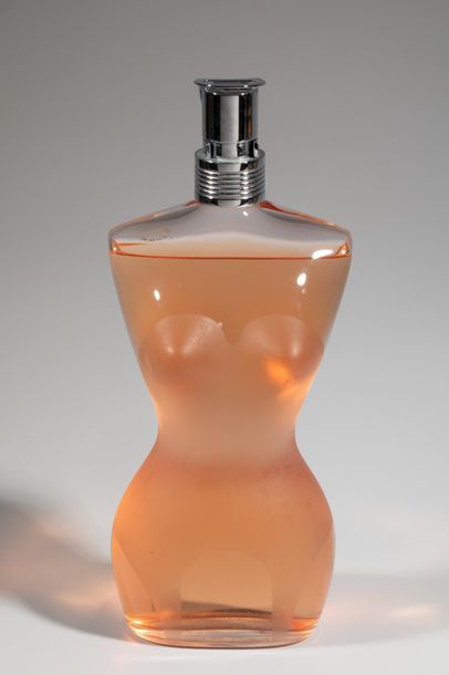 Null Jean-Paul GAULTIER - "Femme" : Flacon de parfum factice, 1000 mL. Hauteur: &hellip;