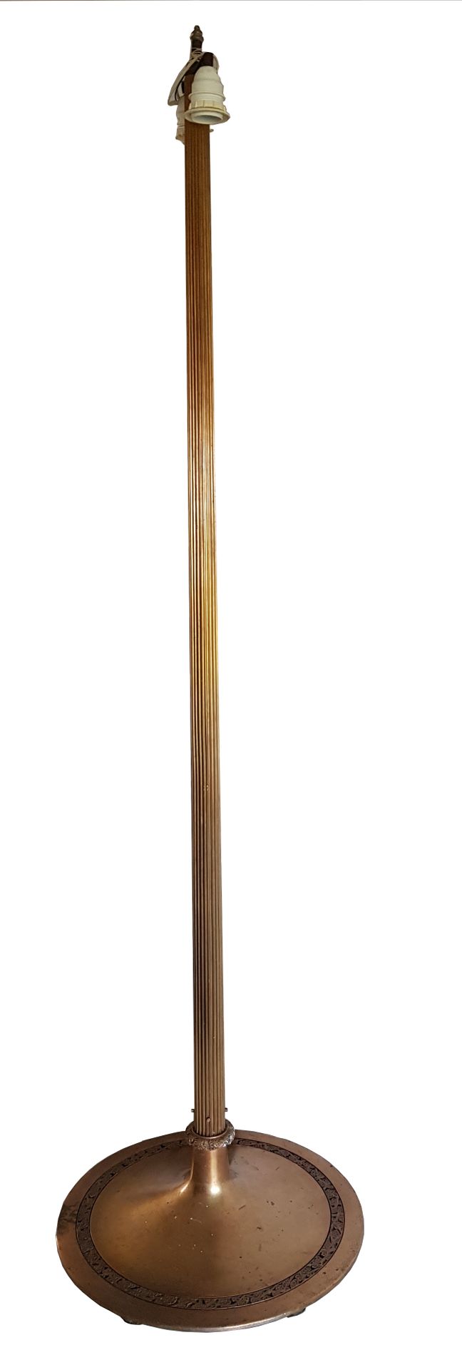 René Lalique (1860-1945) 
Lámpara de pie de bronce con la decoración de escaramu&hellip;
