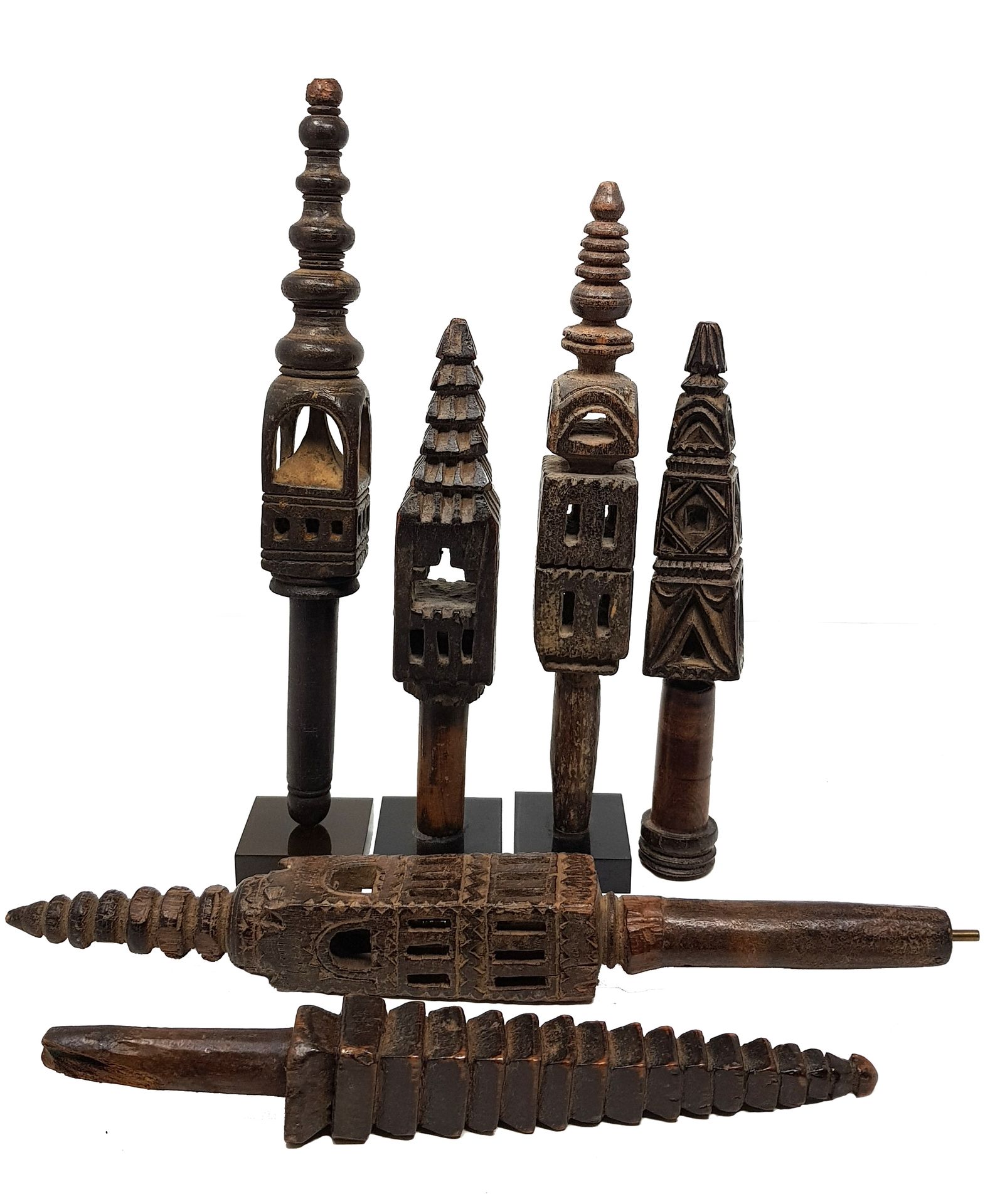 Bouchons de gourdes de chameaux (6) 
Camel gourd stoppers (6), carved wood, Raja&hellip;