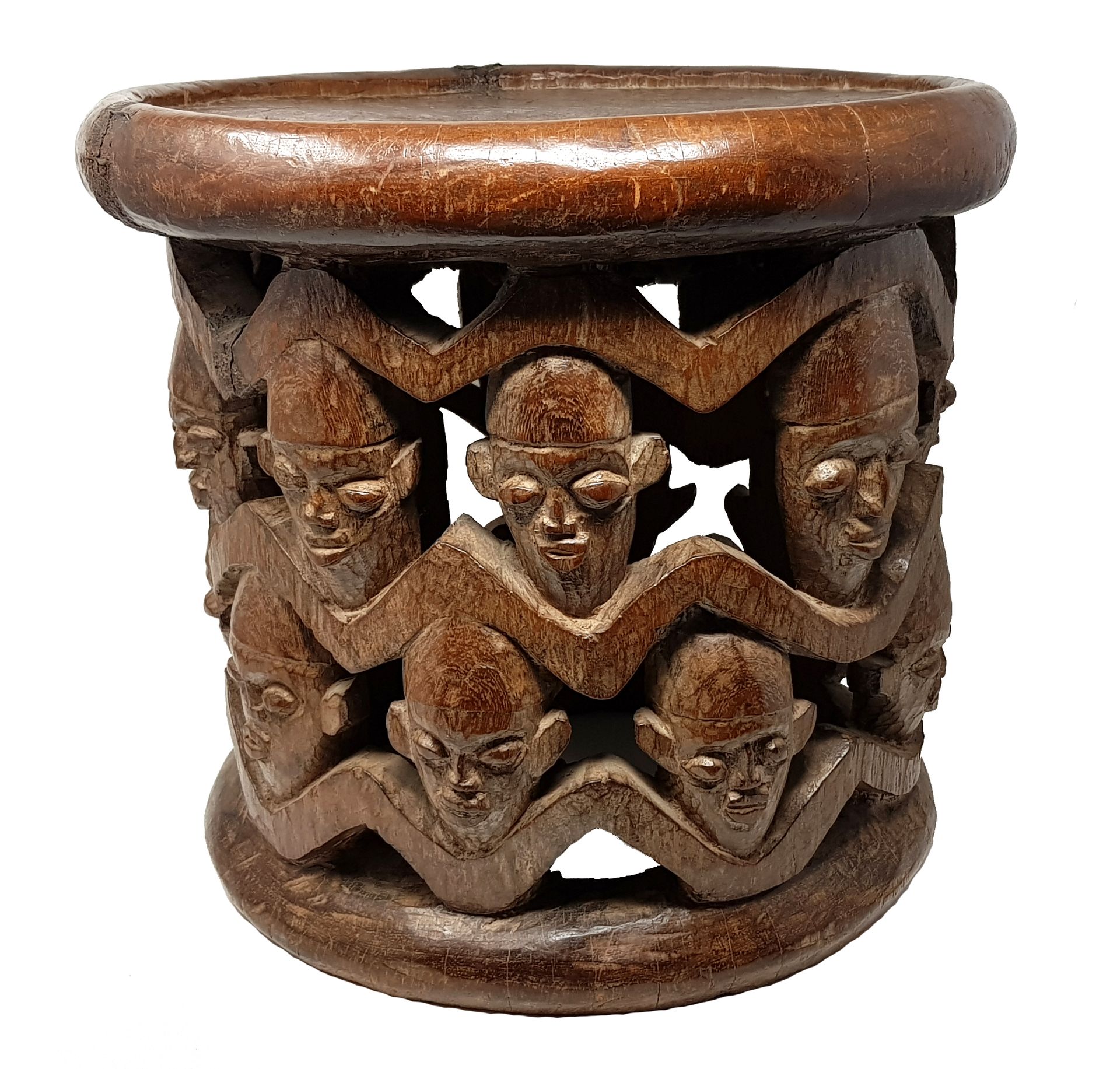 Siège BAMILEKE 
Of prestige by its numerous carved heads posed on undulated band&hellip;