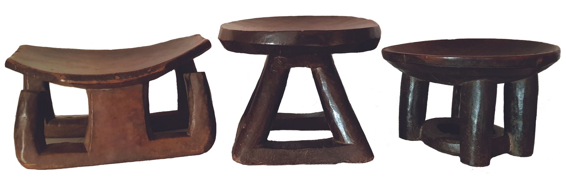 Lot de trois sièges africains 
Set of three African chairs. 



DELIVERY OF LOTS&hellip;