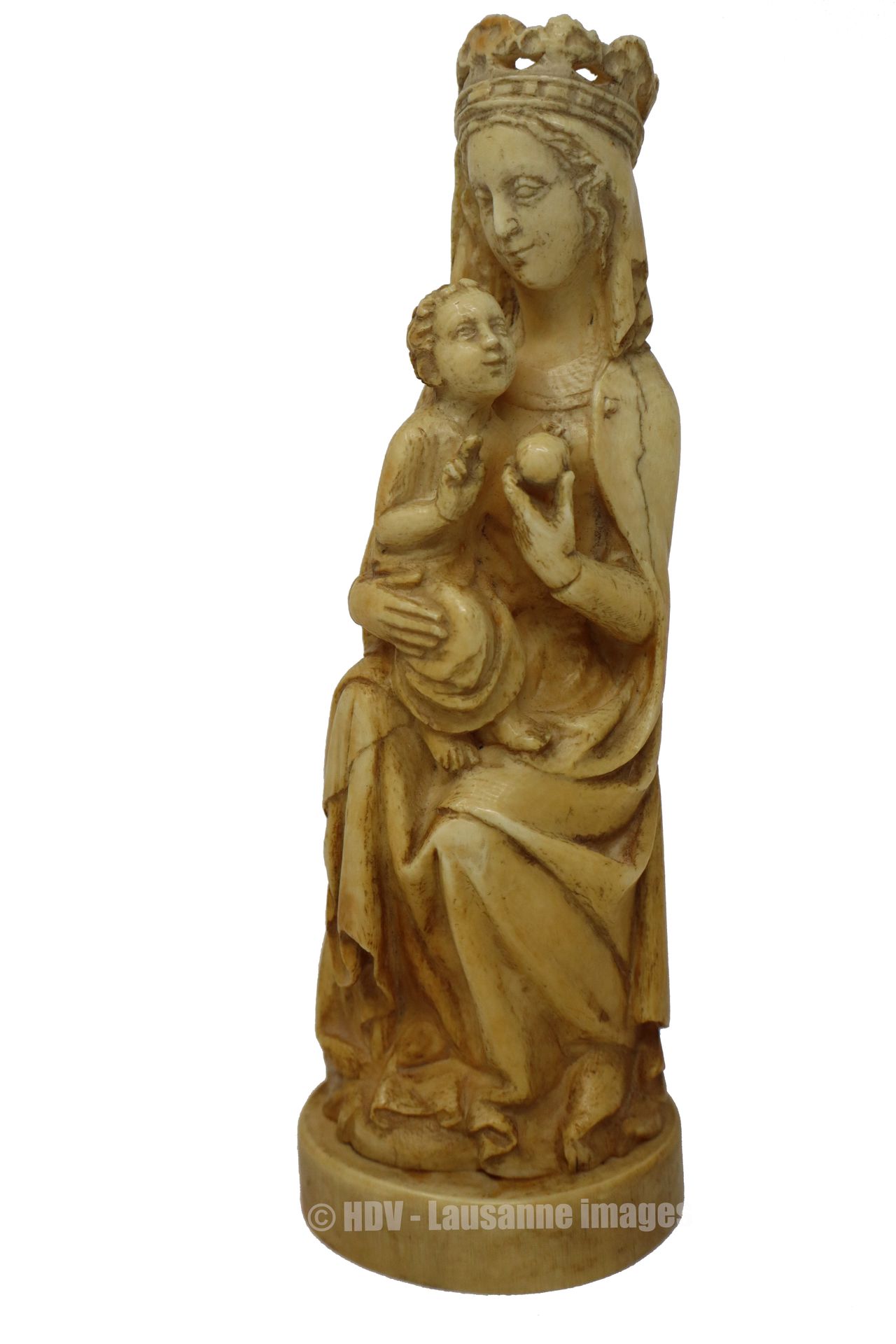 LA VIERGE ET L’ENFANT JÉSUS - XVIIIe SIÈCLE Escultura de hueso que representa a &hellip;