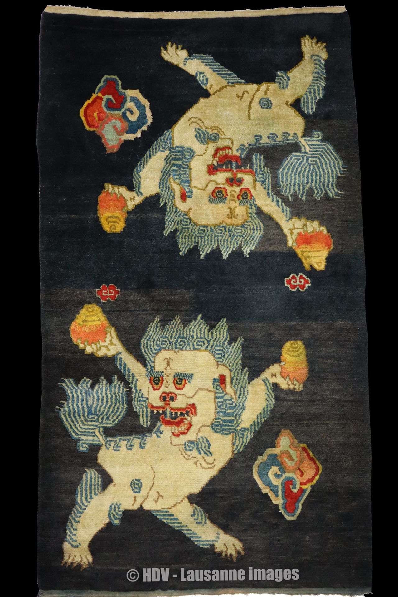 Tapis - Tibet (1900-1920) Thick wool rug hand-woven and knotted in Tibet, decora&hellip;