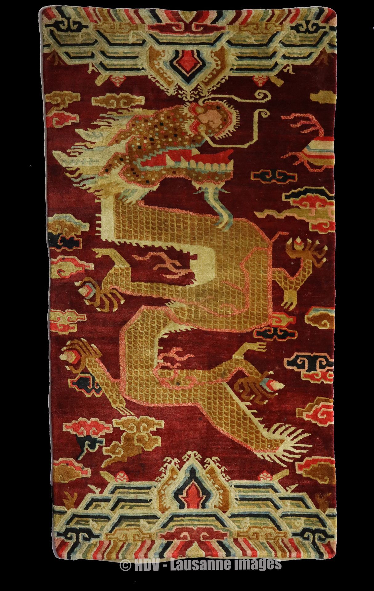 Tapis - Tibet (1900-1920) Thick, hand-woven and hand-knotted wool rug from Tibet&hellip;