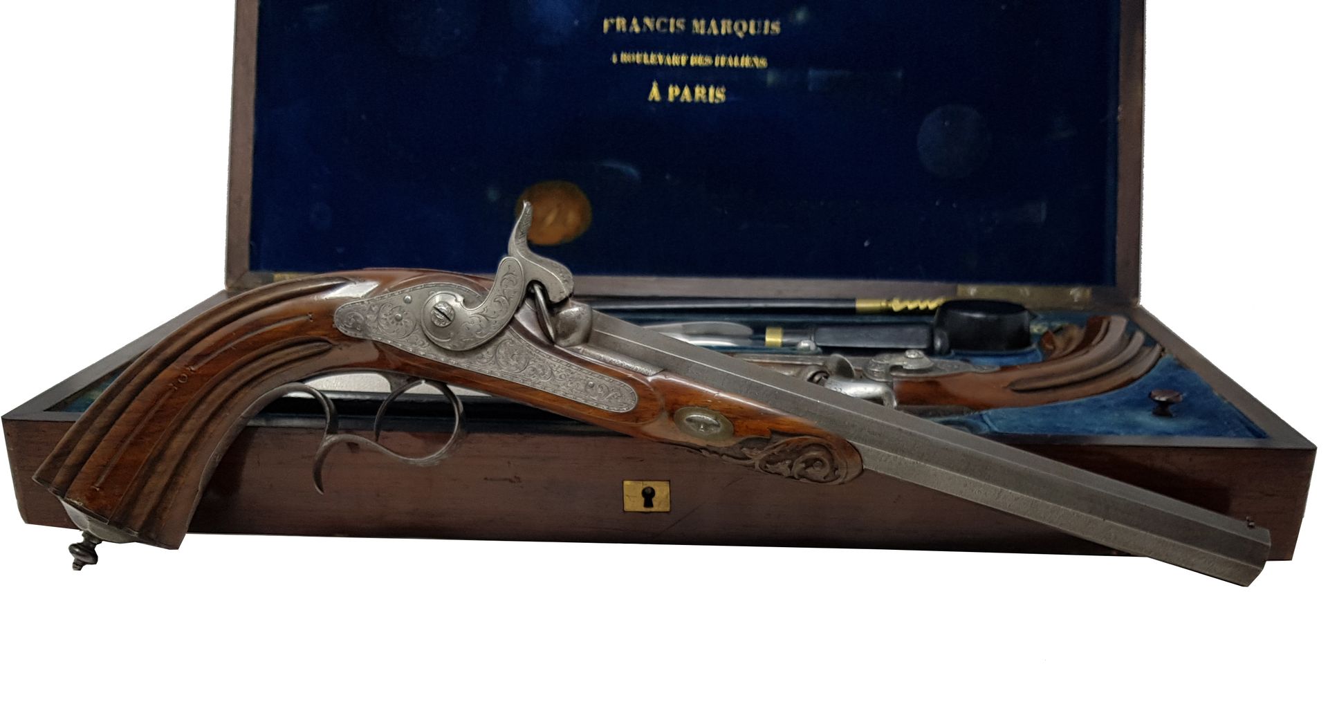 Francis MARQUIS - 1850 决斗手枪套装，1850 年原装红木枪盒，47 x 25 厘米，带黄铜护圈，蓝色天鹅绒护套，盒盖上标有 "Franc&hellip;