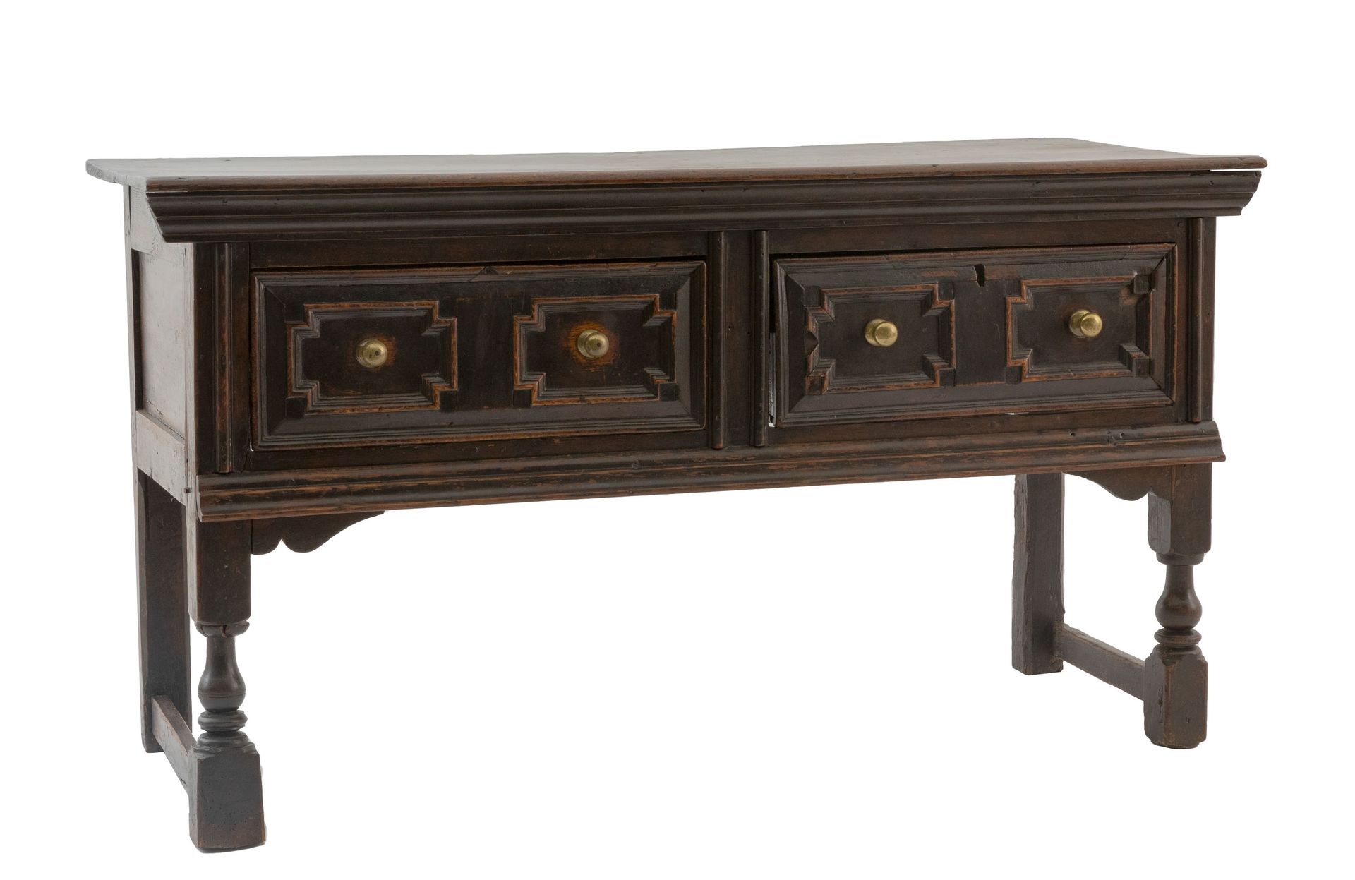 Buffet bas. Angleterre. 1680-1700. Low English oak two-drawer dresser with bronz&hellip;