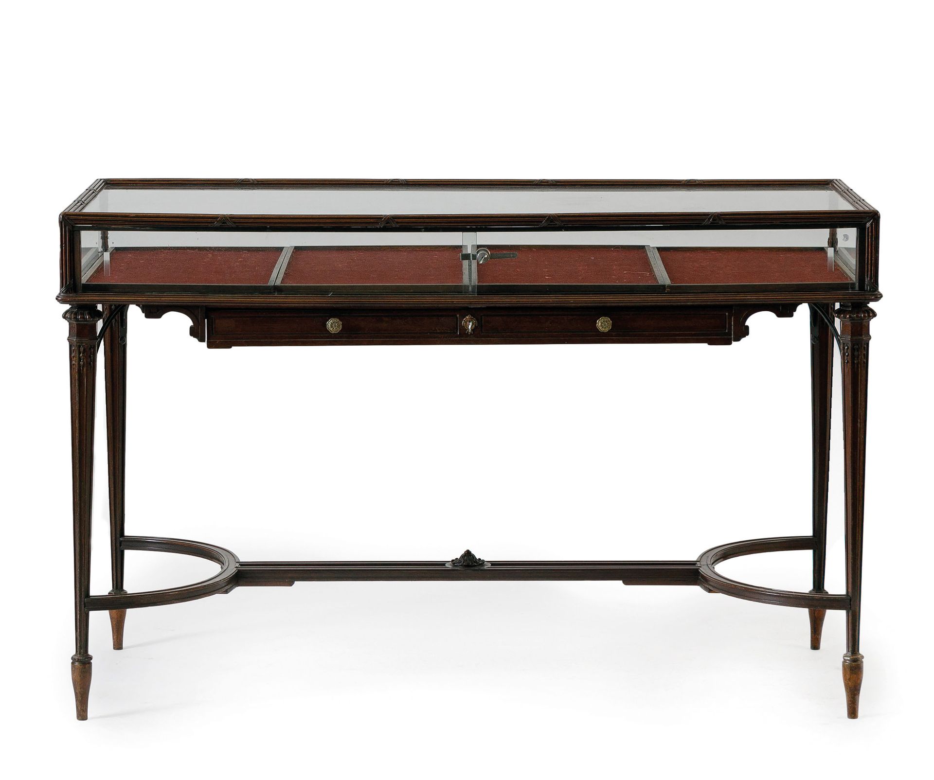 Table vitrine. Epoque Louis XVI. Ca. 1800. Louis XVI-period walnut table display&hellip;