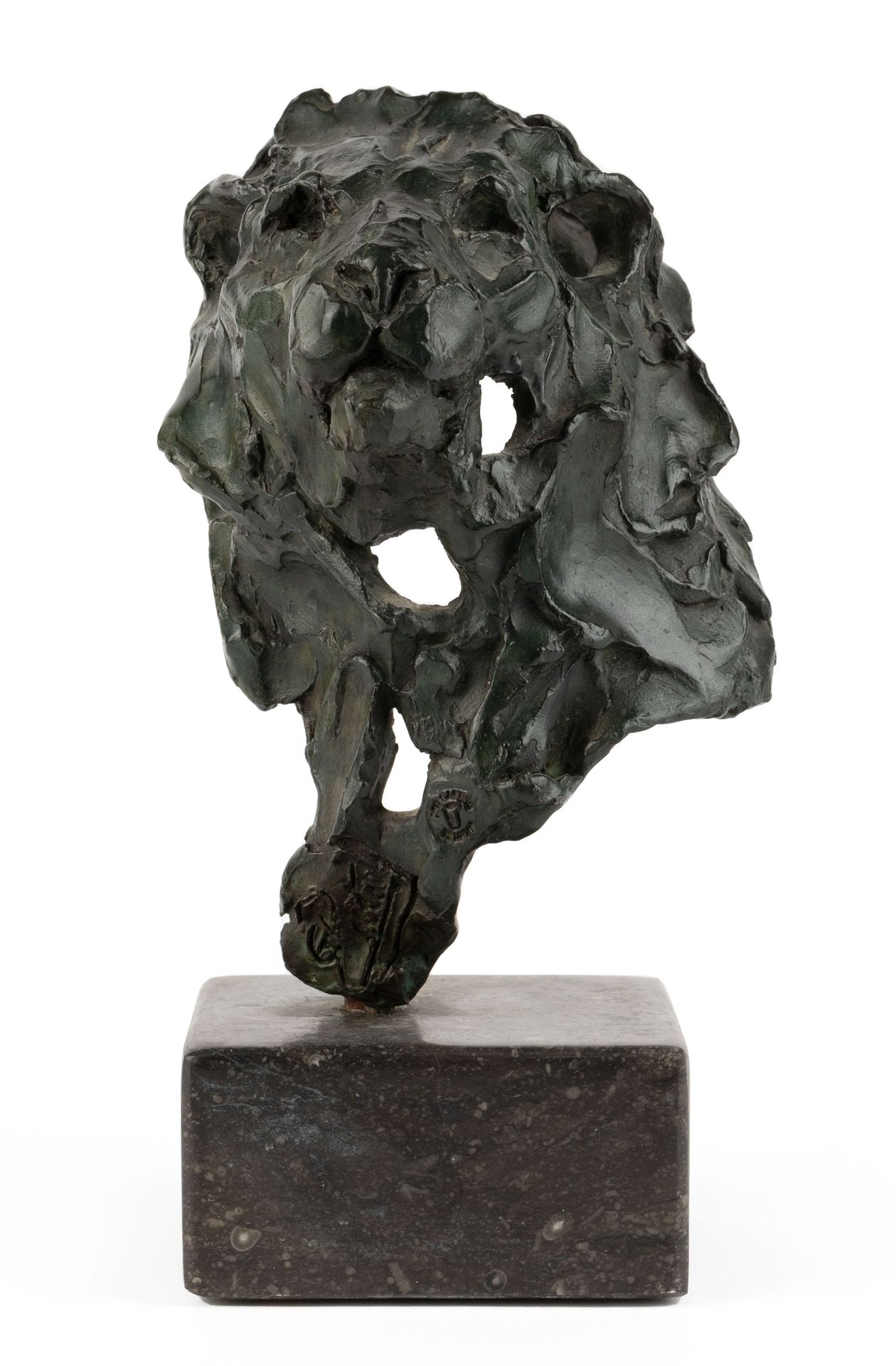 ERWIN PEETERS (°1964) Tête de lion. Epreuve en bronze à patine verte.


Signée '&hellip;