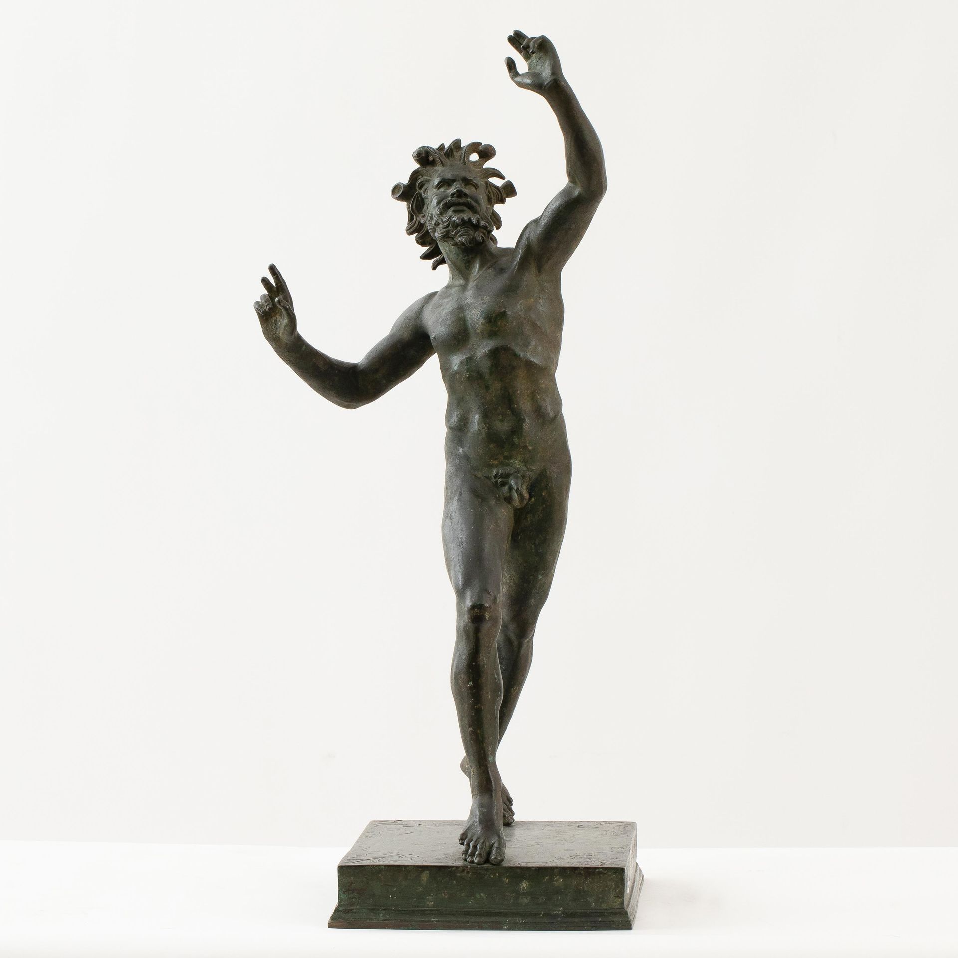 ERRICO SALVATORE XIX Faune dansant'.
Metal, pátina verde.
Copia romana en bronce&hellip;