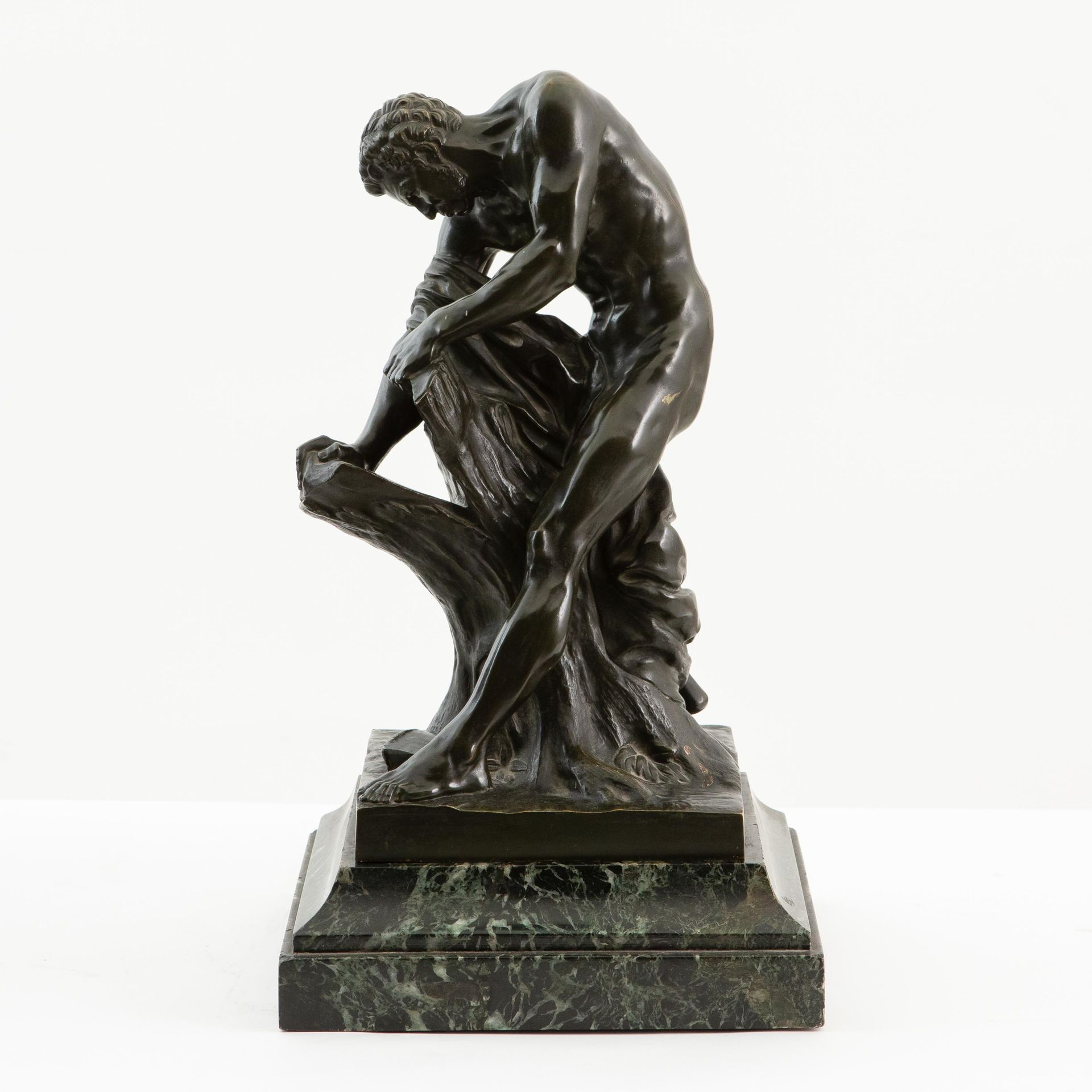 EDME DUMONT (1720-1775) (to)
Milo de Croton".
Bronze, braun patiniert.
Nach dem &hellip;