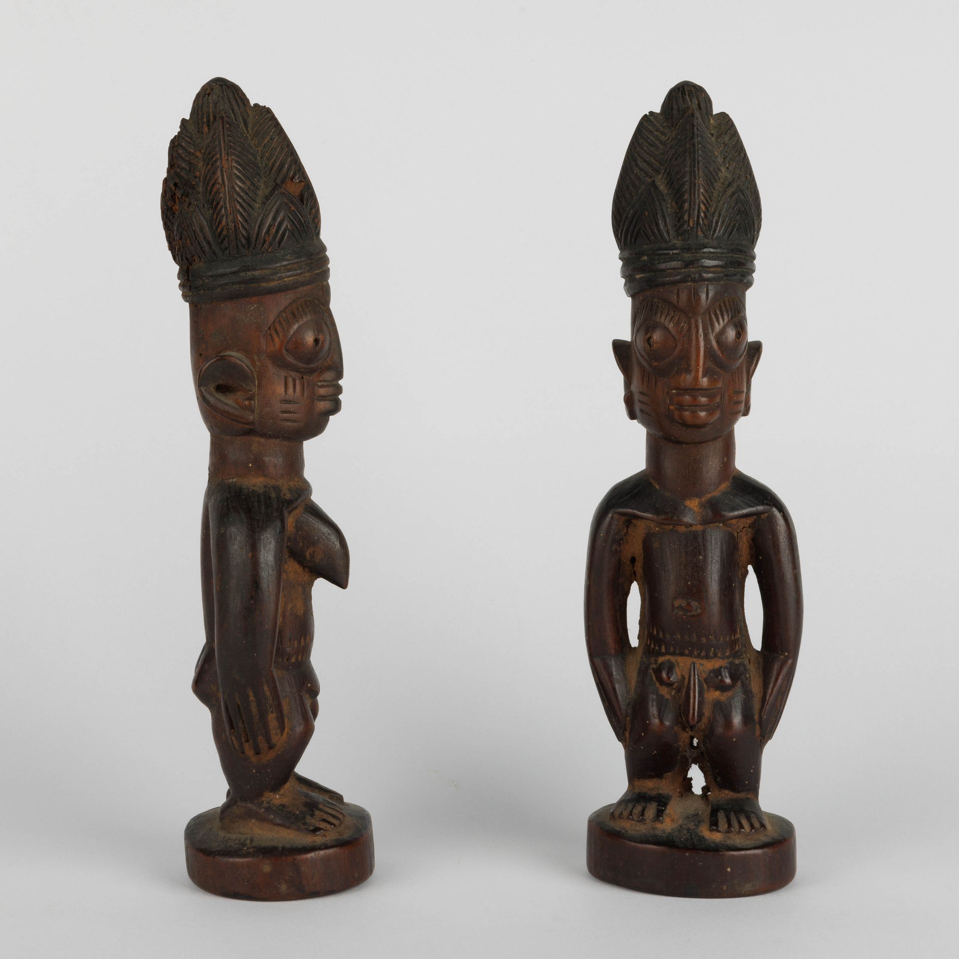 Paire de statues ibeji, Yoruba, Nigeria. Paar Ibeji, Yoruba, Nigeria.
Anfang 20.&hellip;