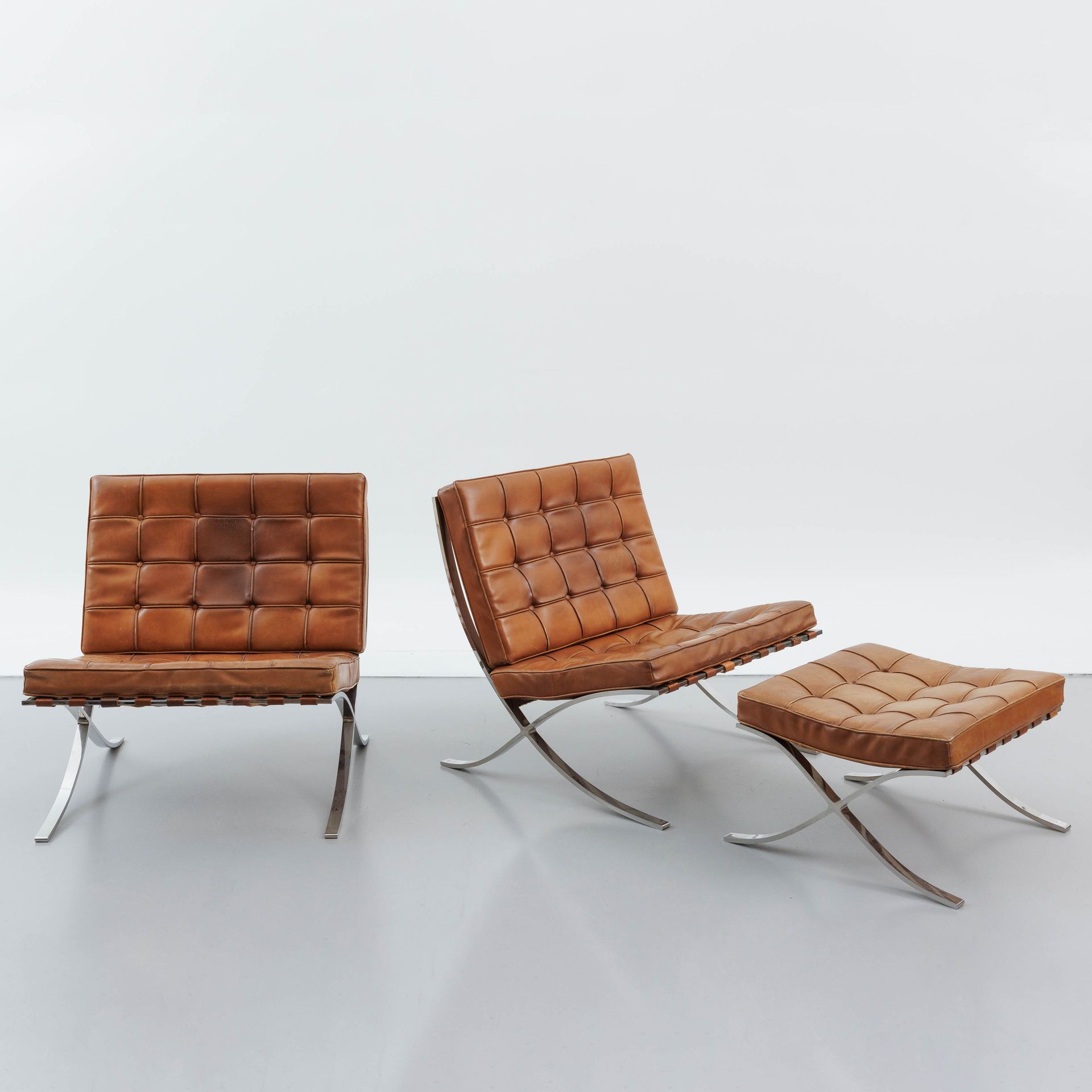 LUDWIG MIES VAN DER ROHE (1886-1969)/ KNOLL Paar Barcelona-Stühle. Entwurf von 1&hellip;