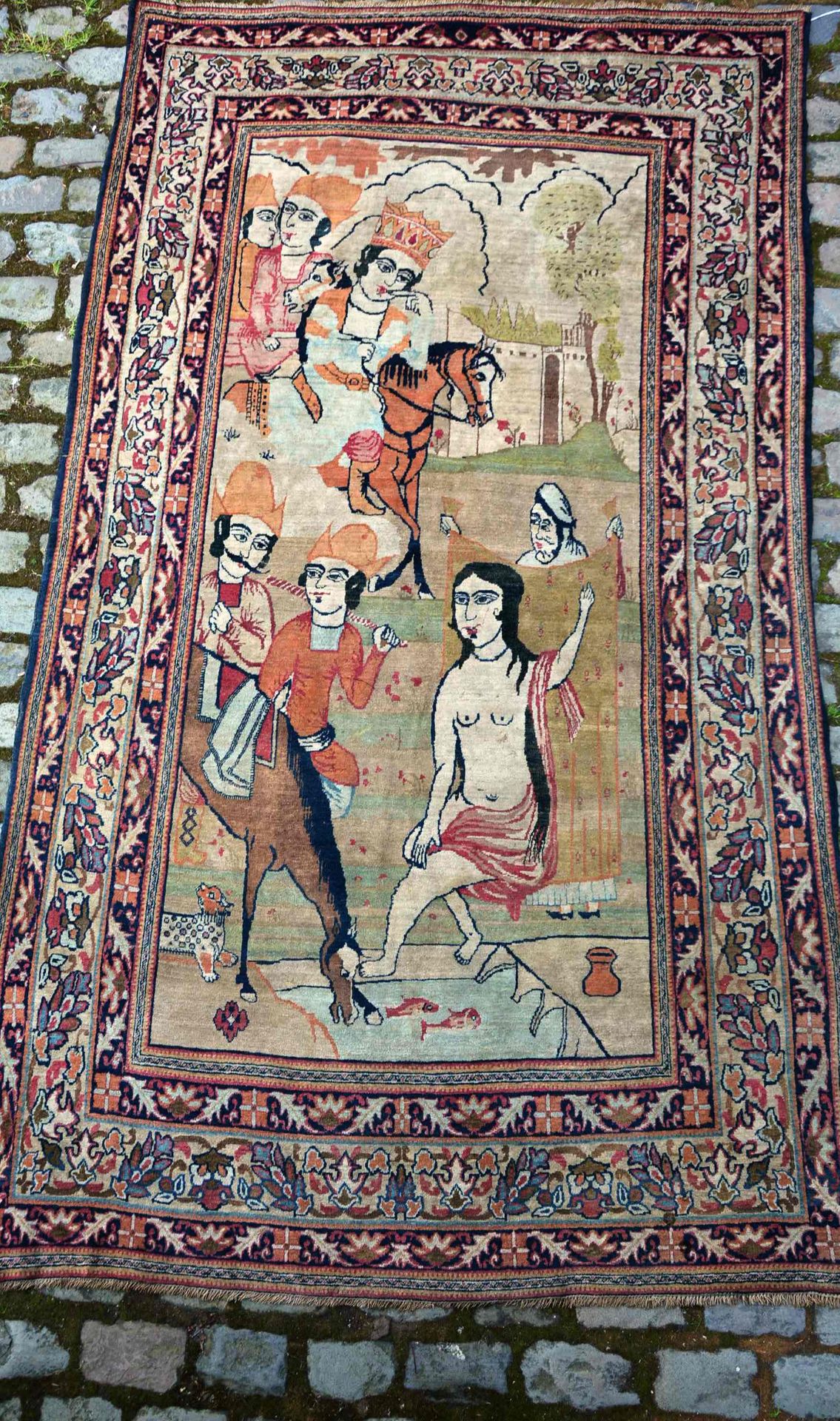 Null 毯子。

基尔曼地毯（棉质经线和纬线，羊毛绒），东南波斯，约1930年。

这块地毯上有一个具象的场景

镶有花环的边框被两个海军蓝的反边框框住。

&hellip;