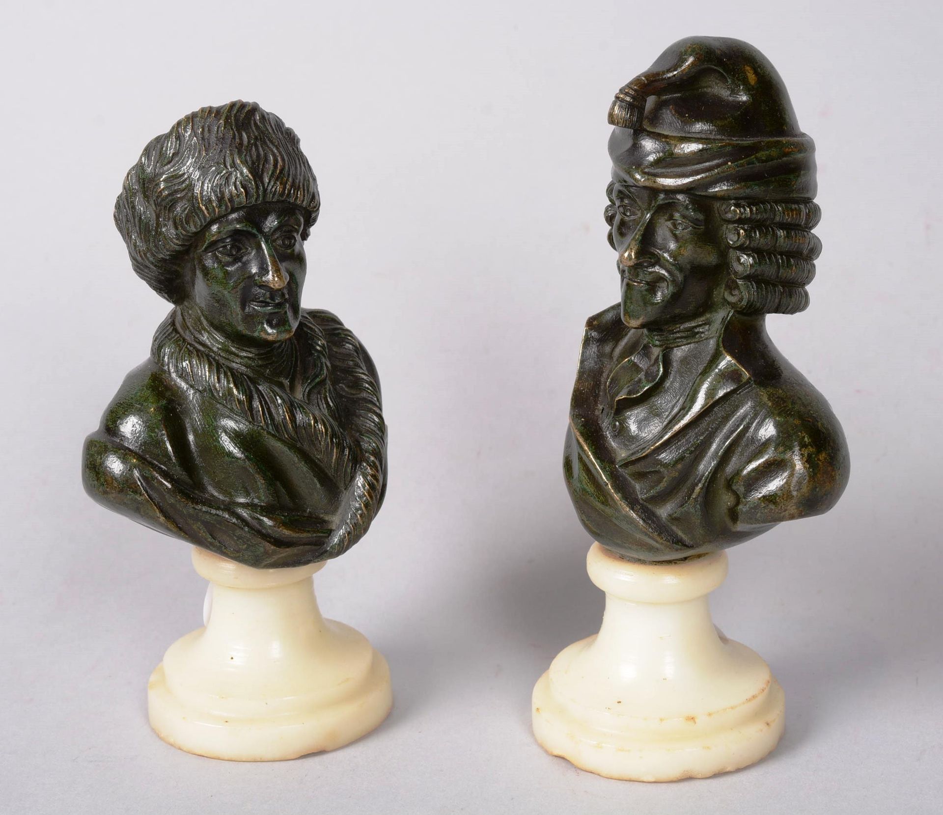 Paire de bustes Rousseau et Voltaire VOLTAIRE (1694-1778) et Jean-Jacques ROUSSE&hellip;