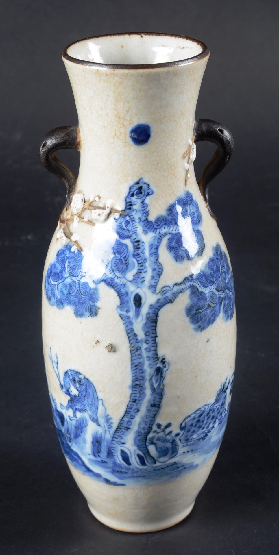 Nankin, vase à fond craquelé CHINA.

Nanking, cracked bottom porcelain vase with&hellip;