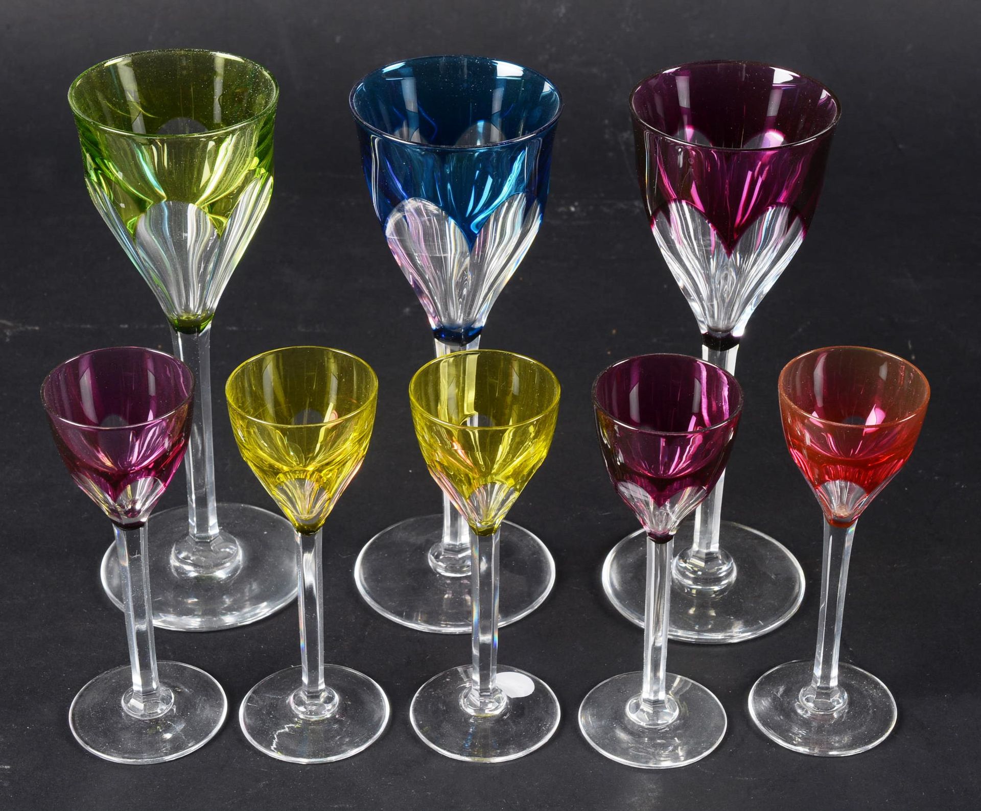 VSL Verres Colorés 
VAL SAINT LAMBERT




Deux séries de verres dont :




1/ 3 &hellip;