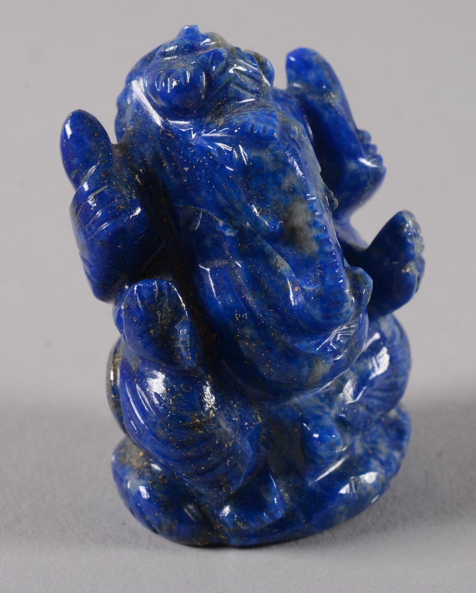 Sculpture d'un éléphant CHINA.

Sculpture of an elephant sitting as a deity (Gan&hellip;