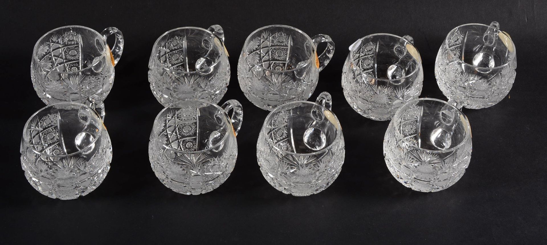 Neuk tasses cristal de Bohème 九个（9）波西米亚雕刻的水晶杯 高：6,50厘米