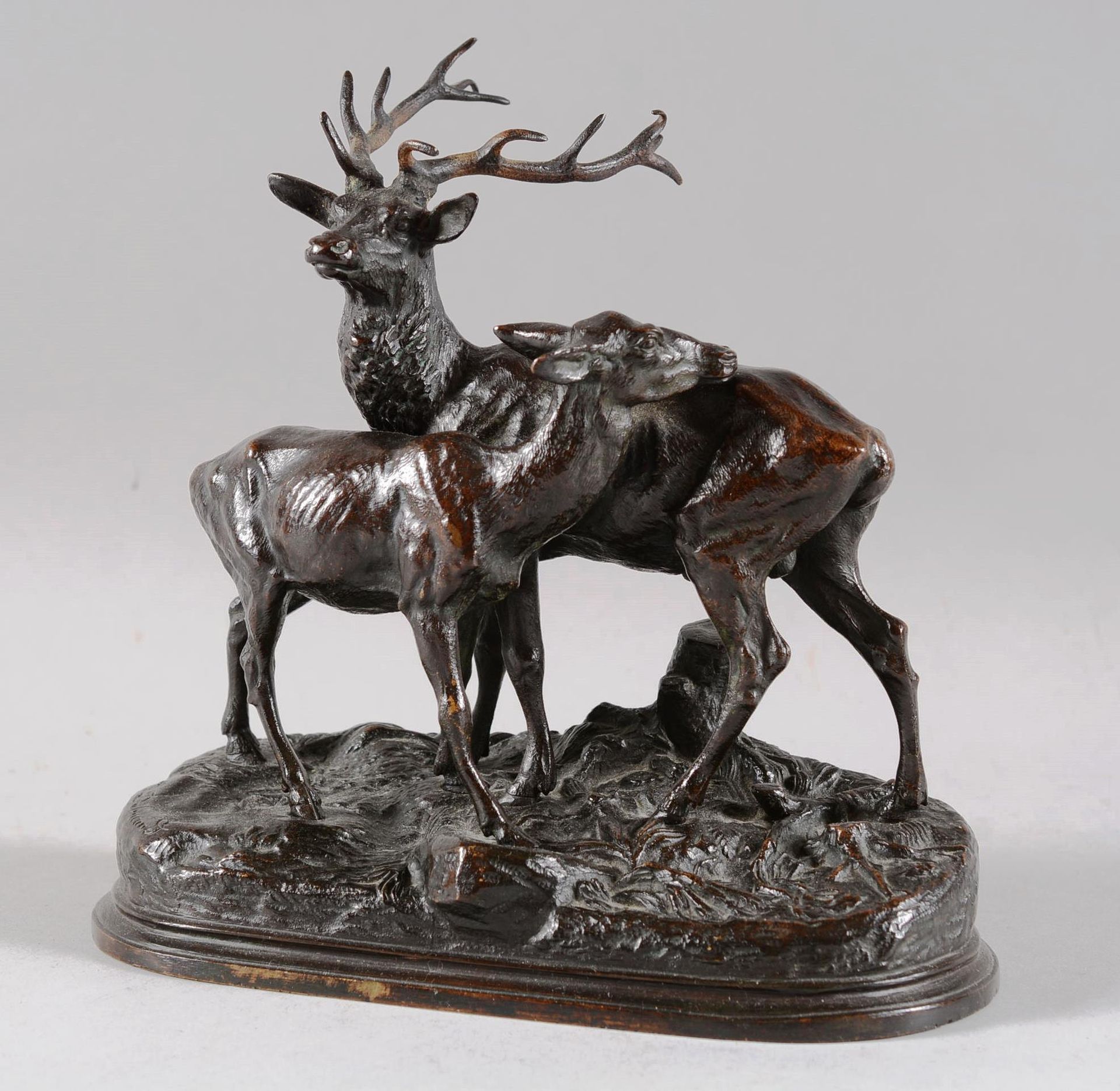 Alfred DUBUCAND (1828-1894) 阿尔弗雷德-杜布坎德(1828-1894)，后

"雄鹿和雌鹿"。

青铜色，有奖章的青铜色，在露台上签&hellip;